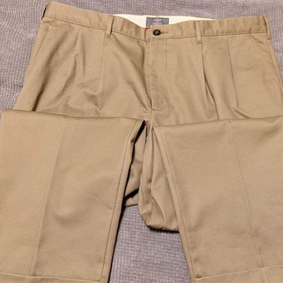 3/$15  40 X 29 Dockers - Picture 1 of 3